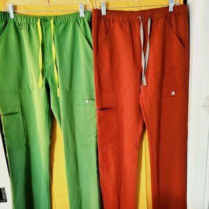 2-Pack Figs Scrub Pants in Auburn and Money Green Small size